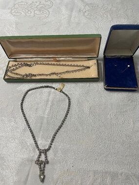 2 vintage necklaces. Price for 2.